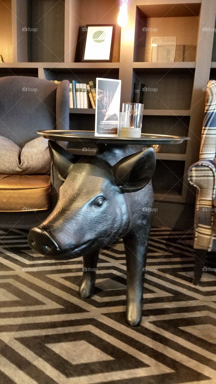 Piggy coffee table