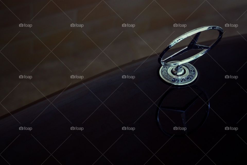 mercedes benz beautiful hood ornament dark close up chrome black car view awesome luxurious luxury old classic antique w140 w202 w210 amg supercar hipercar prestige brand boss presence