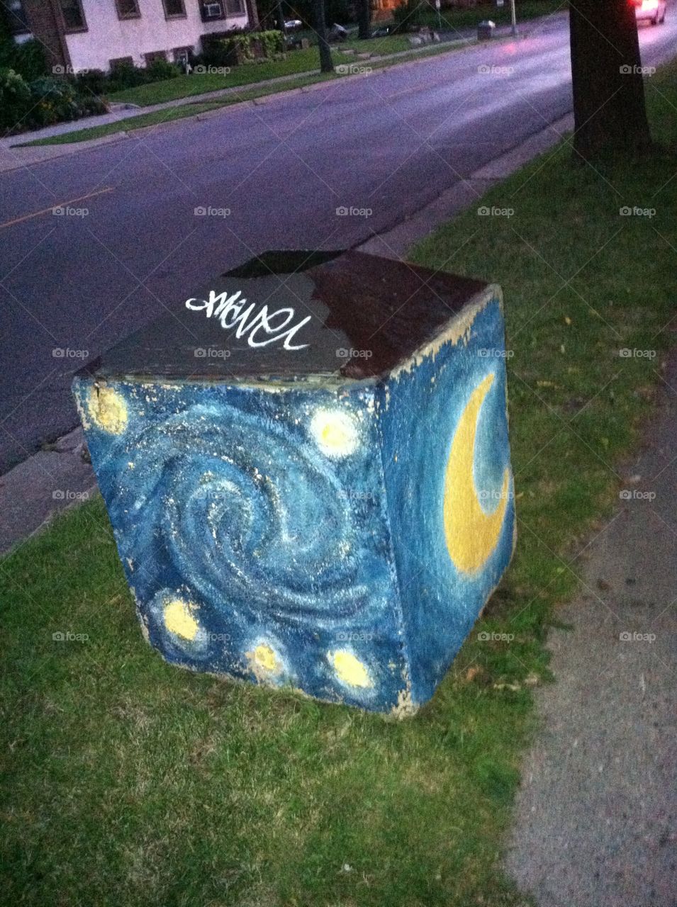 Starry garbage graffiti on a starry night 