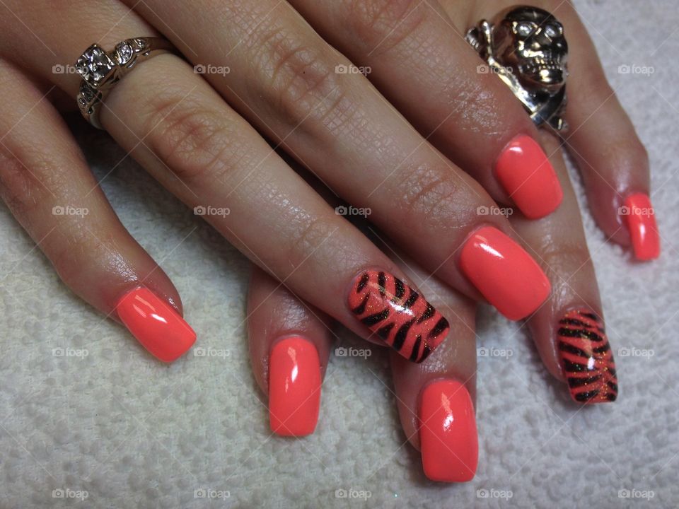 Orange tiger striped nails 