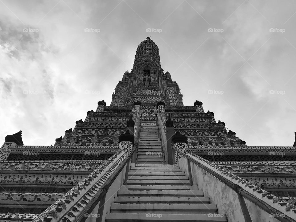 Photo number one of Arun temple jn Bangkok, Thailand. One of the most well known as combination architectural culture that all tourists around the world would like to visit.