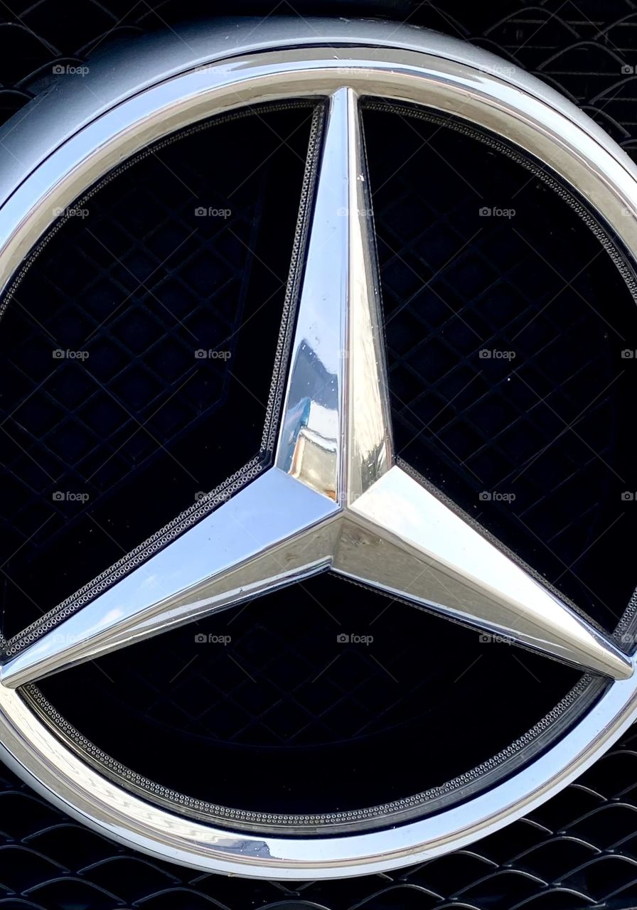 Mercedes emblem