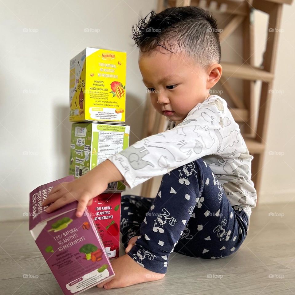 Freeze dried fruits and veggies snacks for children 