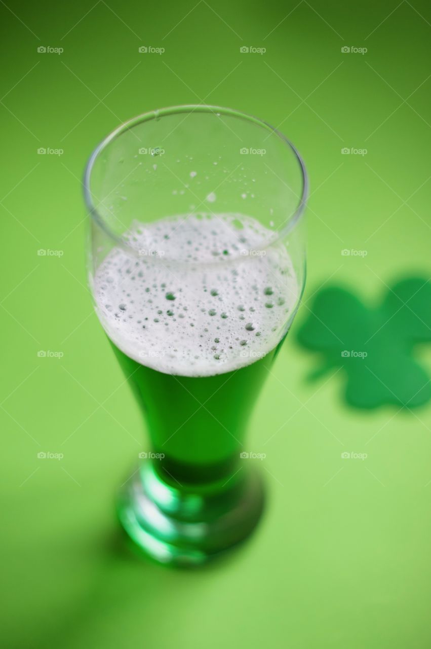 St. Patrick's day, green, leprechaun, beer, green beer, paraphernalia, Ireland, Irish, March 17, clover, lucky, luck, good luck, coins, wealth, hat, leprechaun, pot, confetti, holiday, Wallpaper, background, spectacles, carnival, karnavalnye glasses, green hat, celebration, parade, cocktail, drink, drinking, alcohol, Mixology, drink, top, minimal, festival, party, March, event, accessories, festival glasses, spring, deep green, green, grass, thematic, national, tradition, traditions, traditional, St. Patrick, Patricks, Saint Patrick, patricks, still life, symbol, 