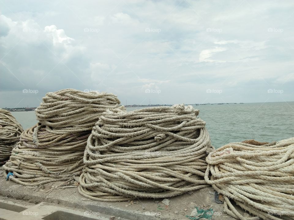 Pile of ropes.