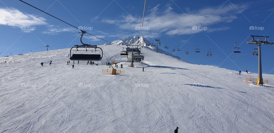 Ski resort ropeway