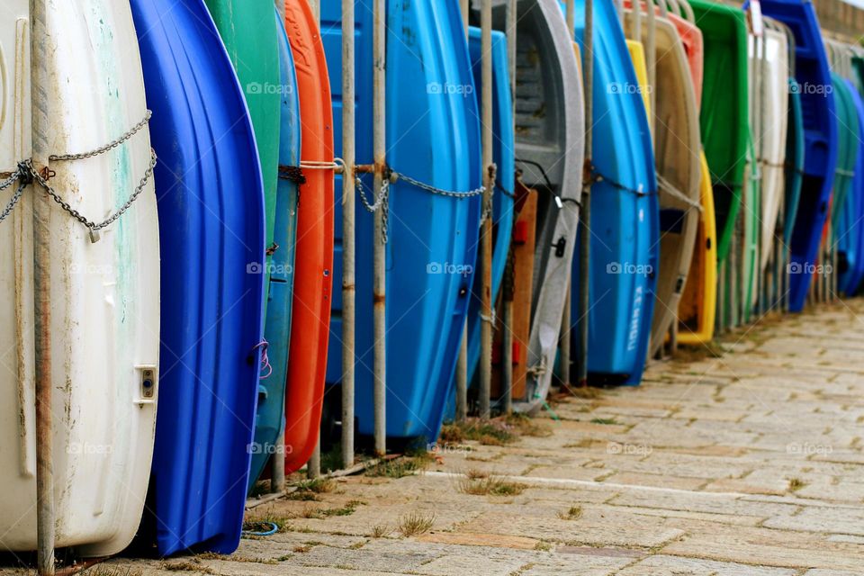 Boote in verschiedenen Farben