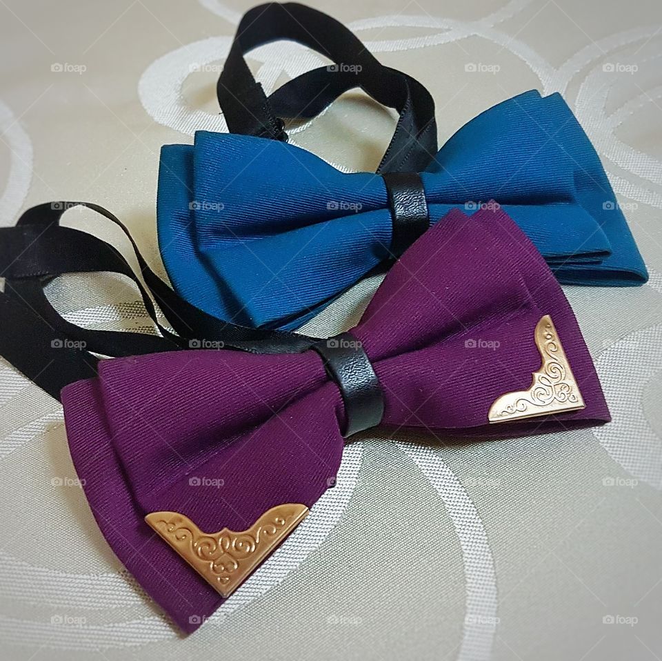 bowties with metal corner