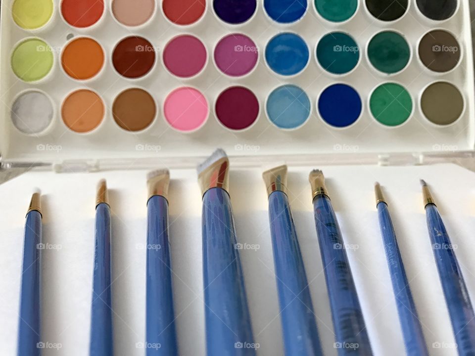 Paintbrush and color palette 