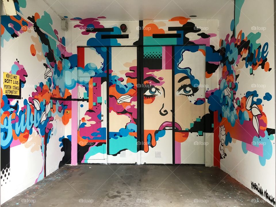 Graffiti garage.