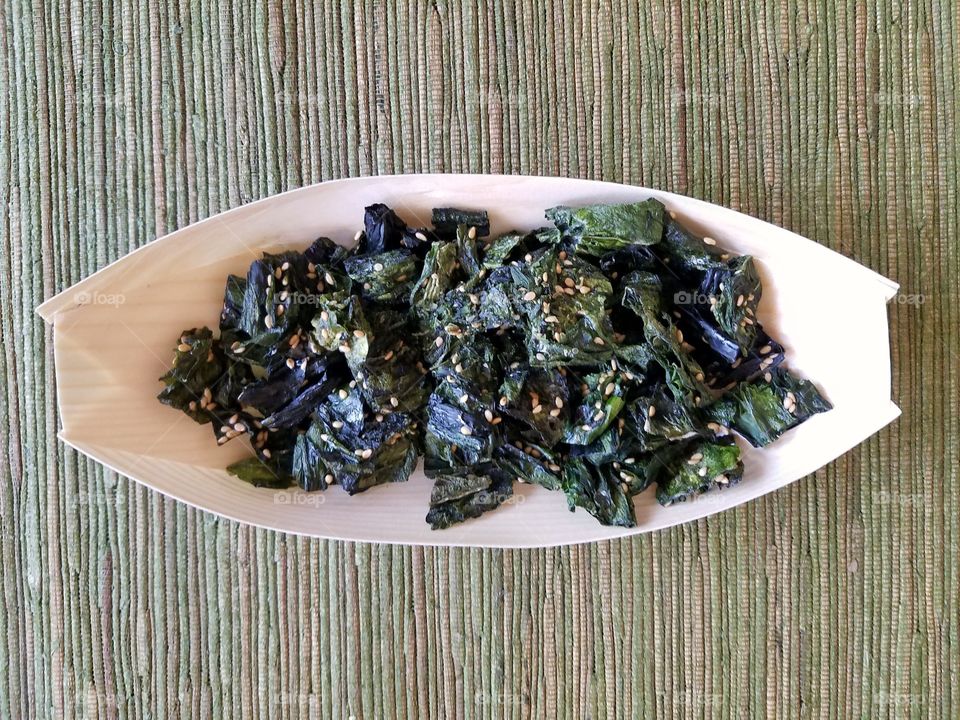 Dried seaweed snack