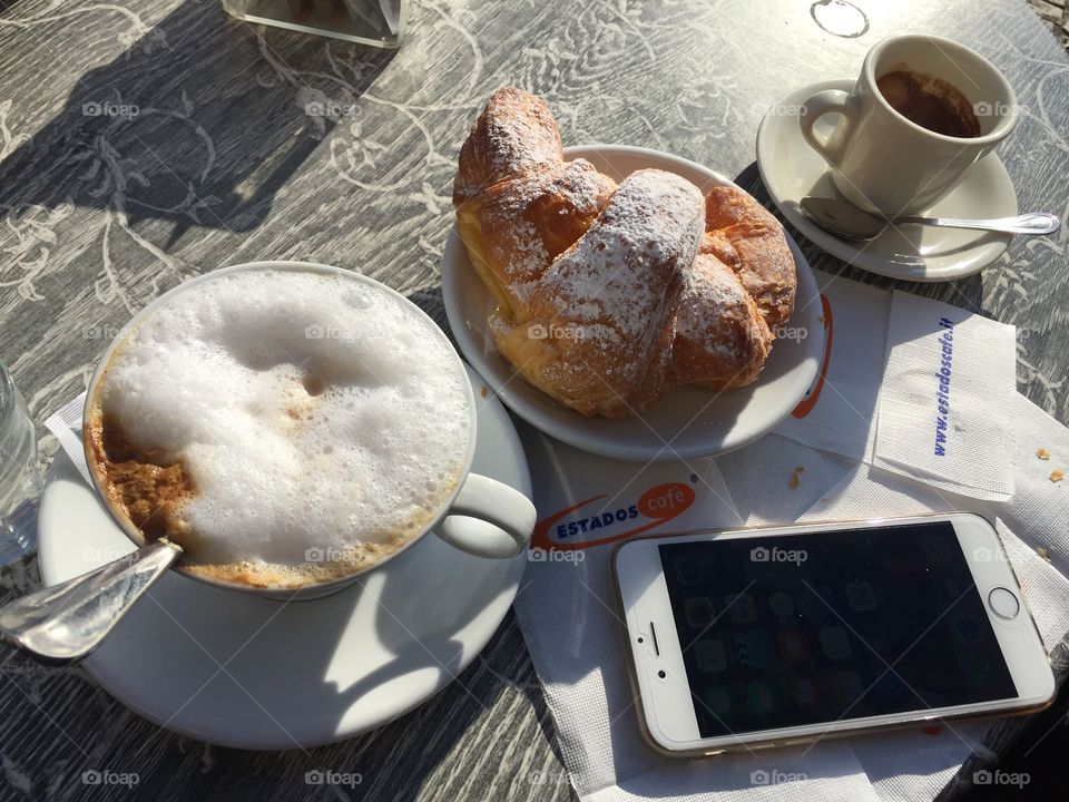 Breakfast time under the Sun 