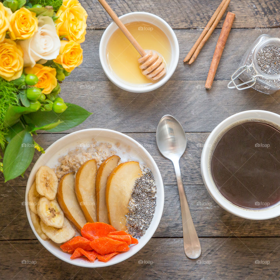 Sautéed Pear, Banana, Papaya and Chia Oatmeal