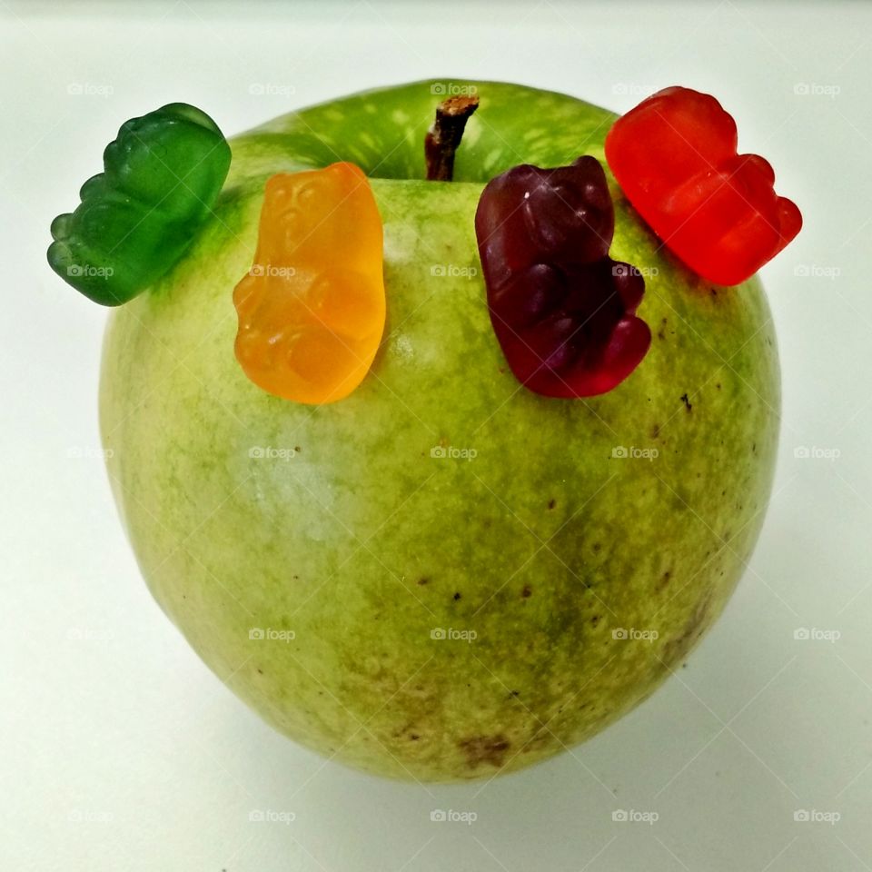 Gummy Bears Kidnapping An Apple