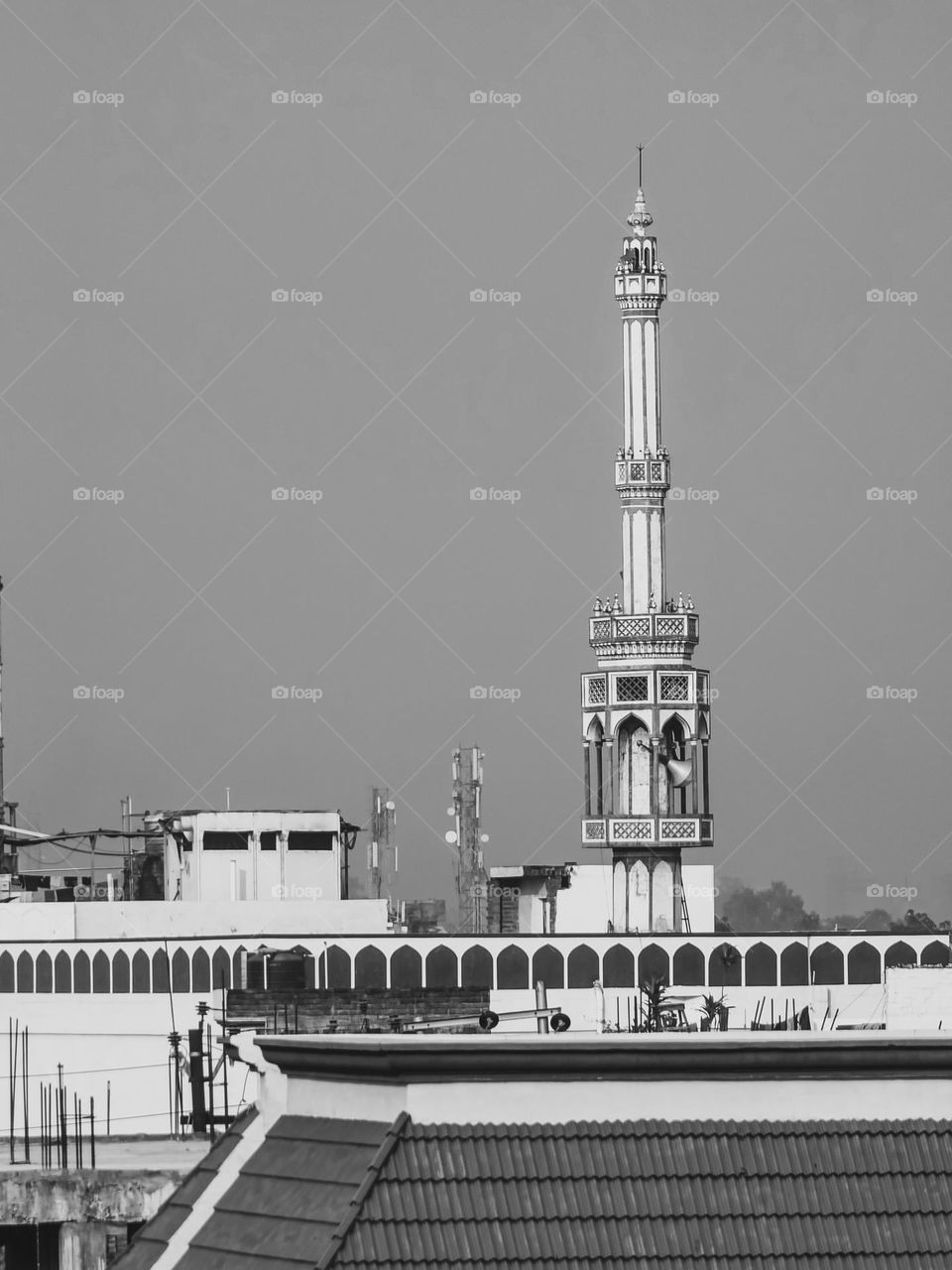 Masjid Minar and the building