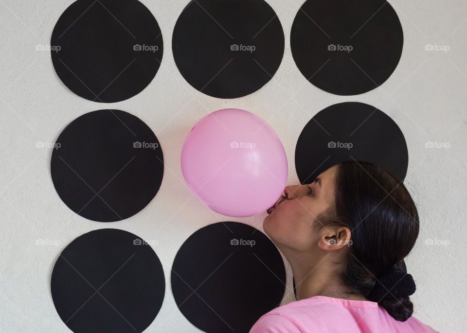 Blowing pink balloon🩷