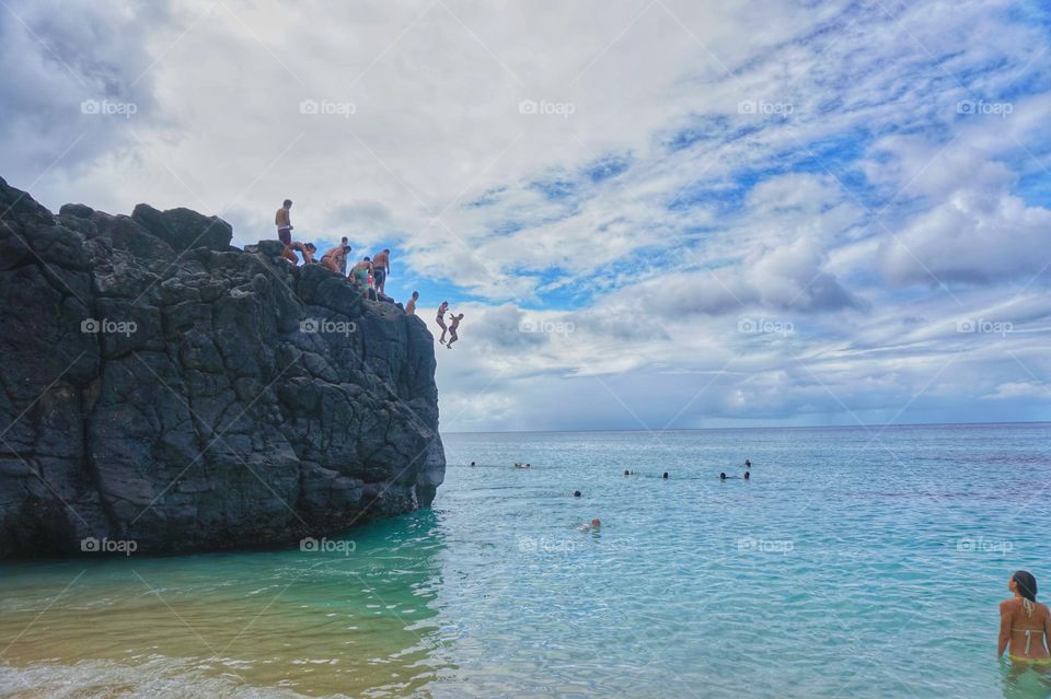 waimea bay rock jump