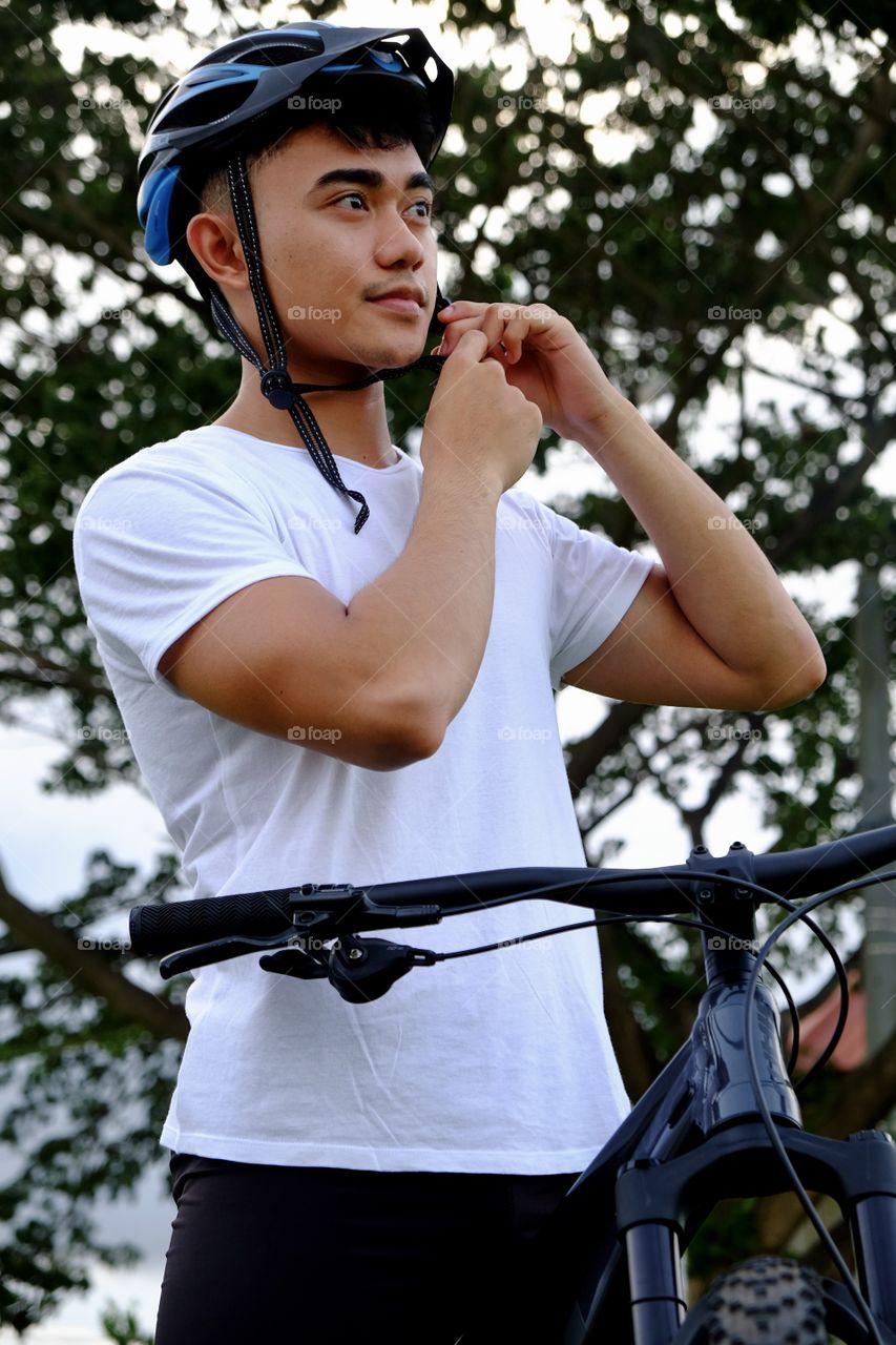 Preparing for a safety ride. Enjoy the breeze the best view with a peace of mind