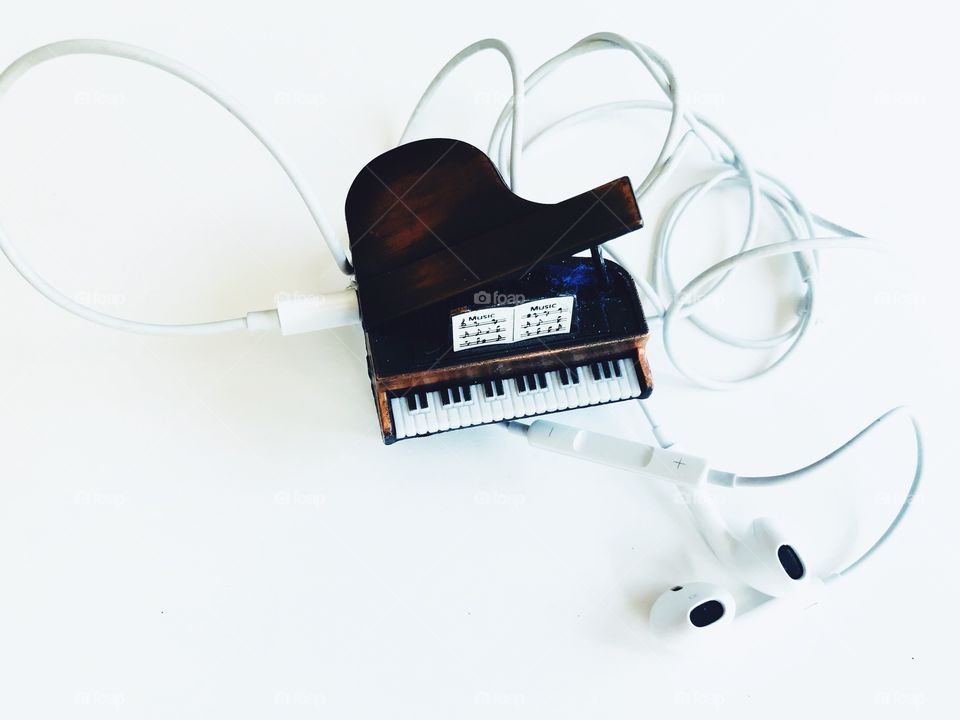 Listen to a real piano 🎹