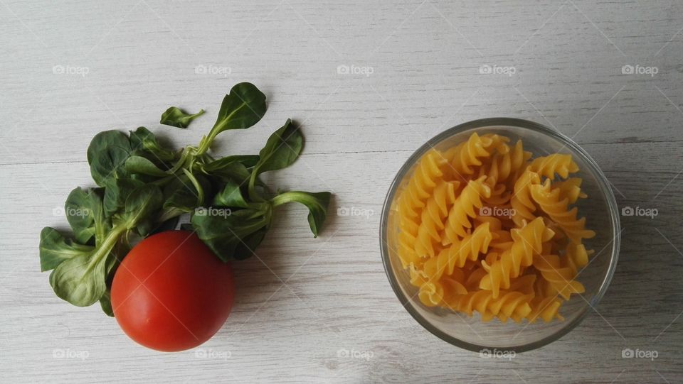 making meal with pasta