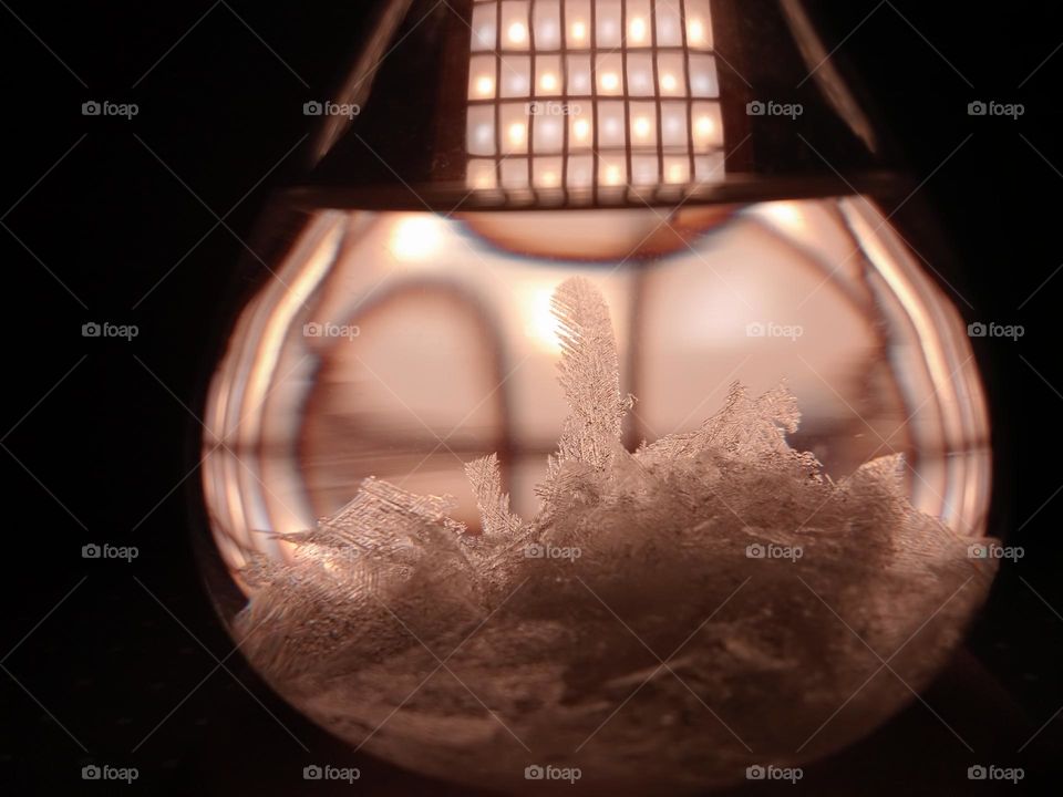 Snow globe for meditation