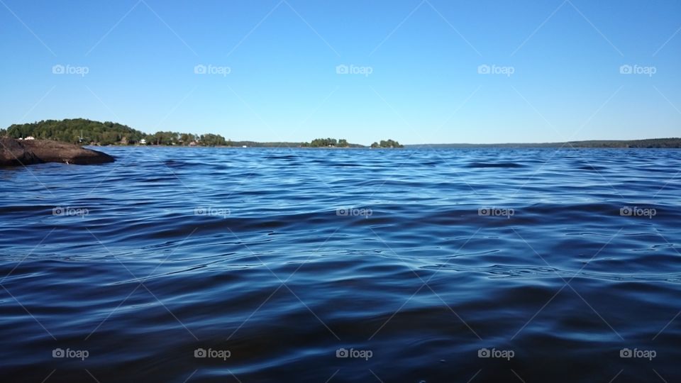 Waves on Blue Lake 