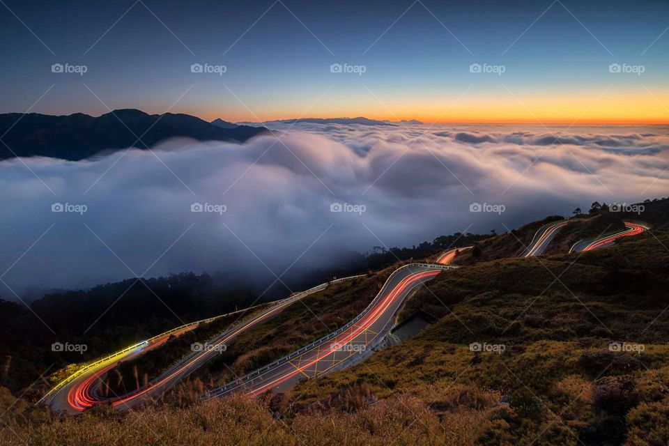 Beautiful mountain scenery with sea of clouds