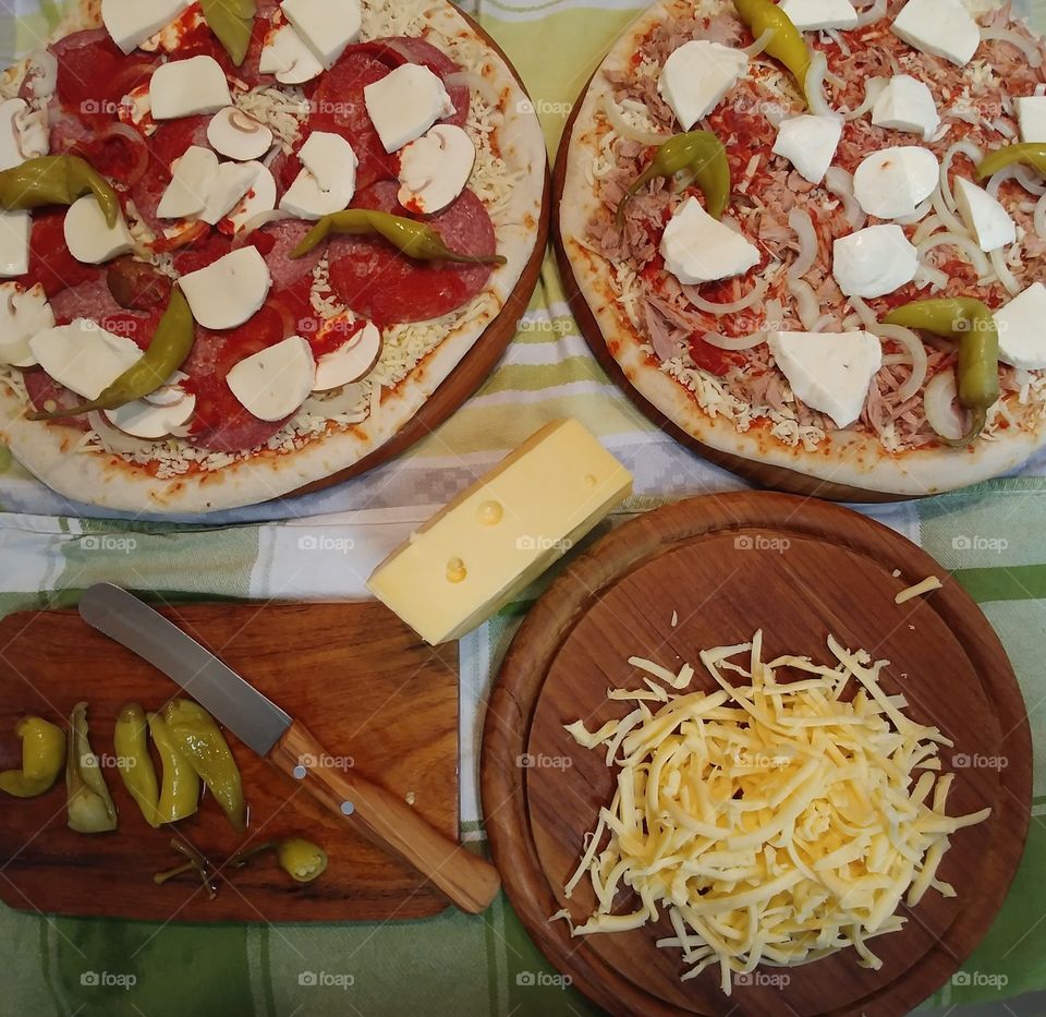 Käse Pizza Peperoni