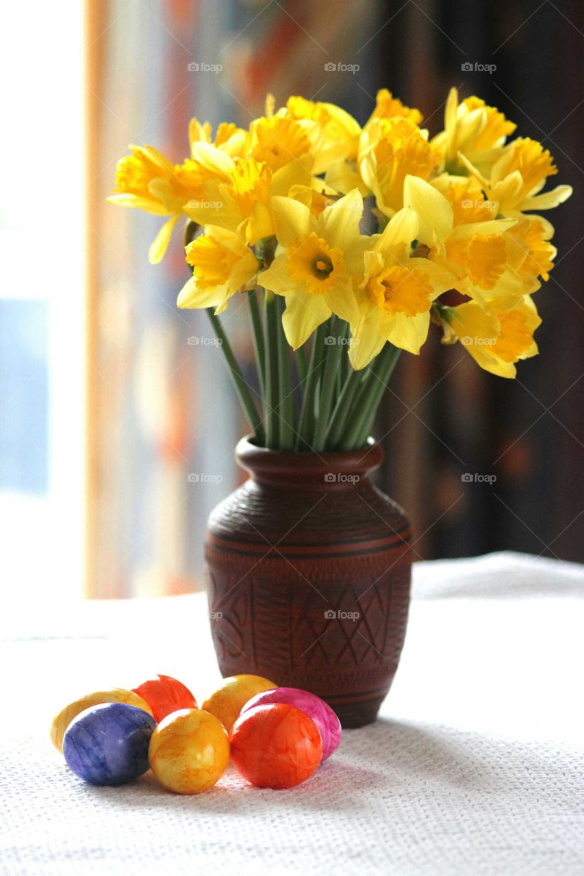 happy Easter! daffodils and easter eggs