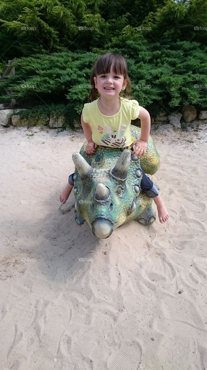 Julia on dinosaur