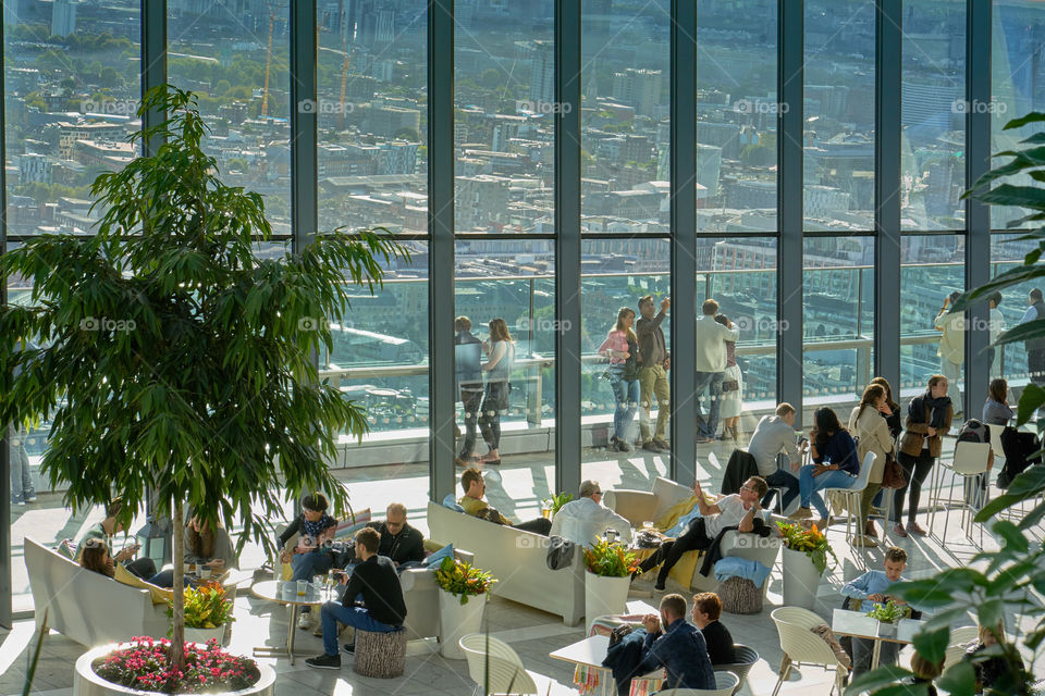 Comiendo entre nubes. Sky Garden