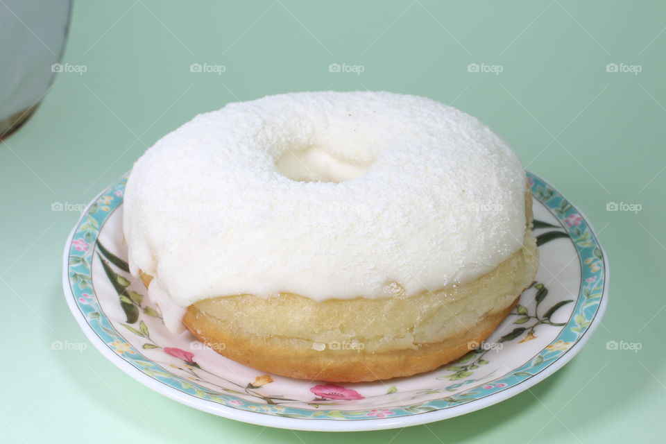 white donut