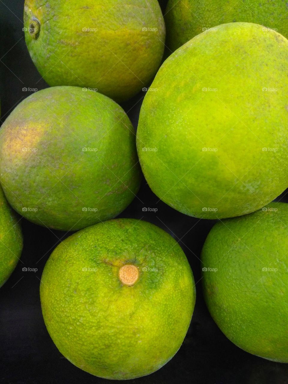 Fresh lemon fruit on market