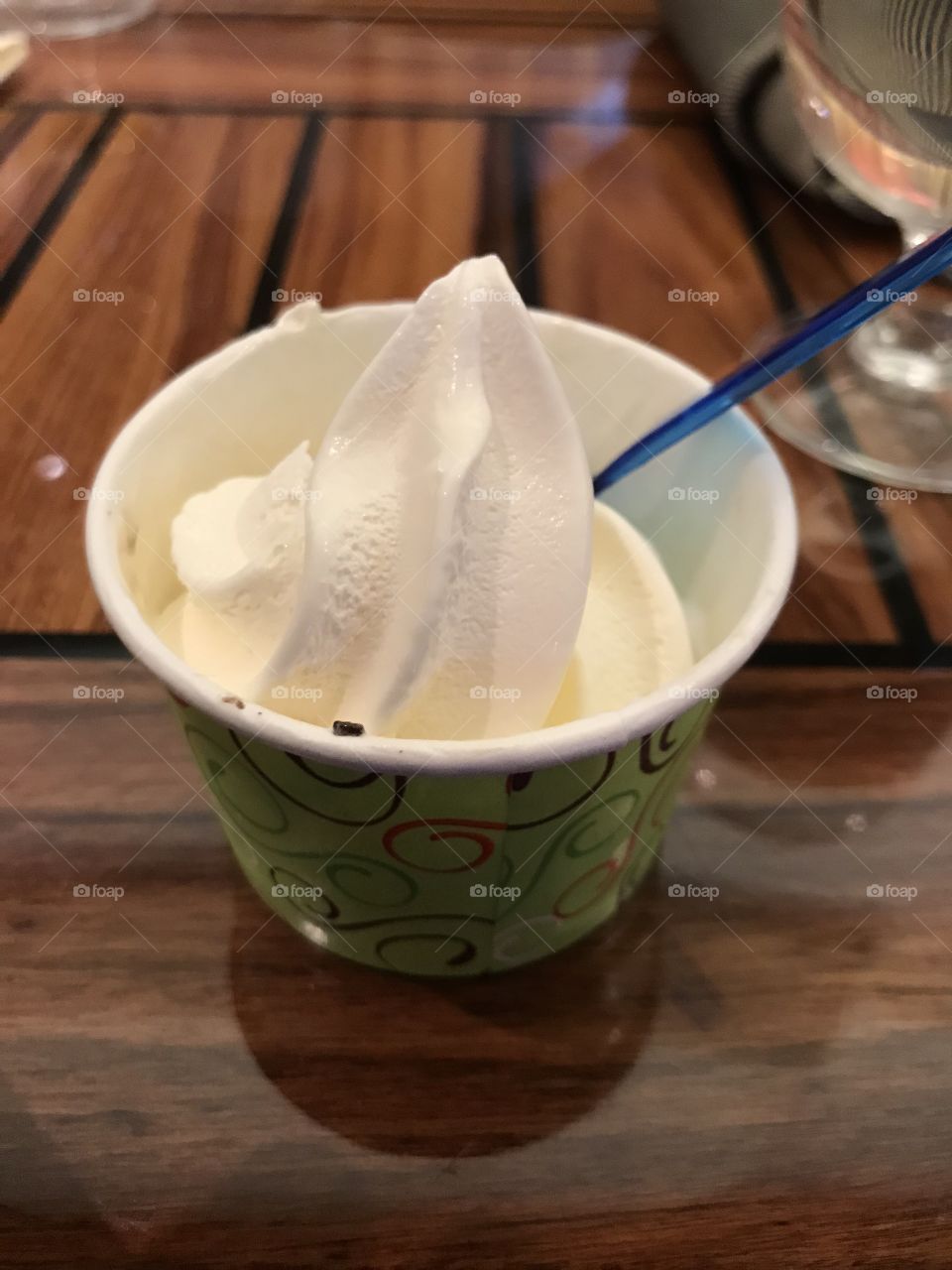 Soft ice cream (vanilla)