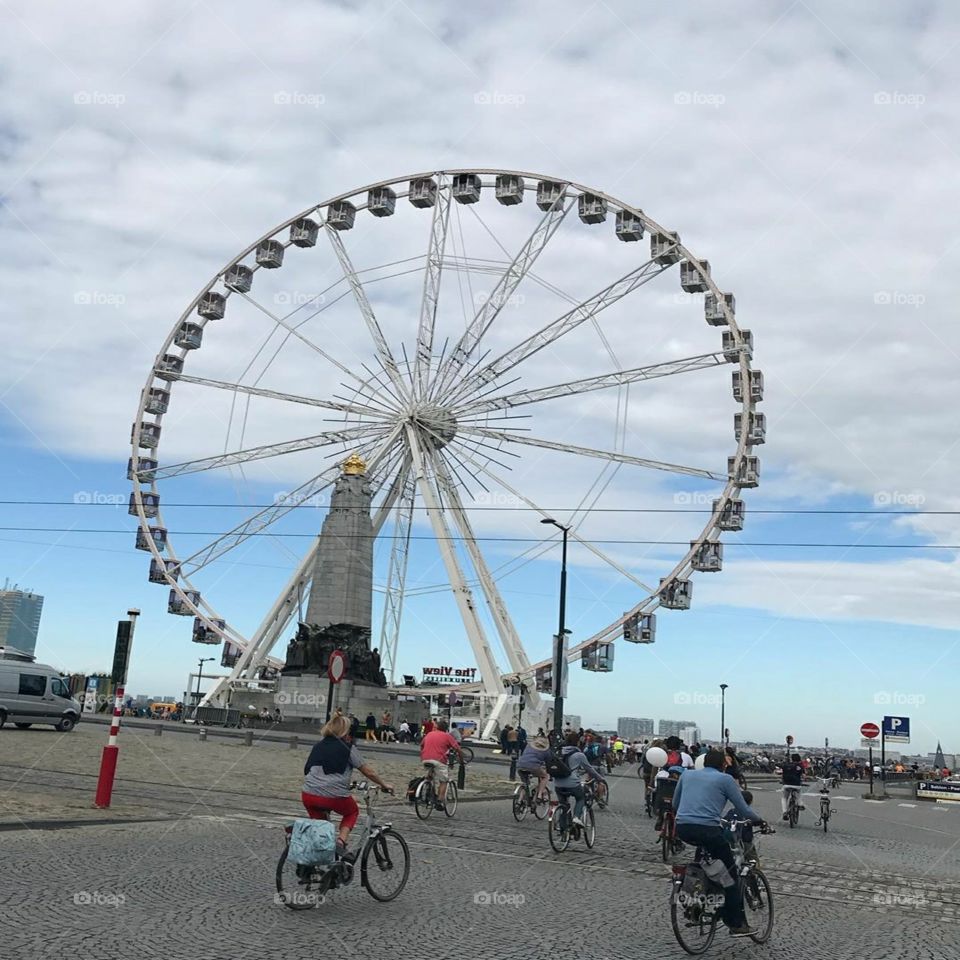 Giant wheel ride