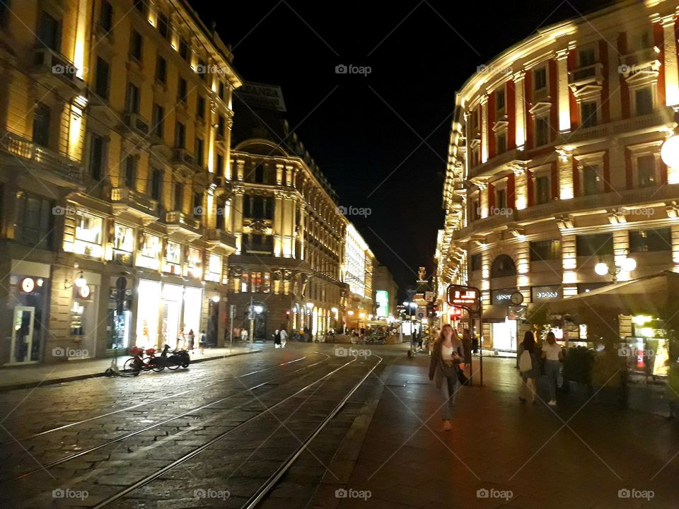 Milan is pleasant to the eye when it’s dark 