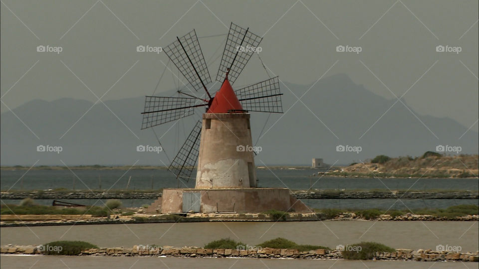 Mulino a vento. Saline di Trapani