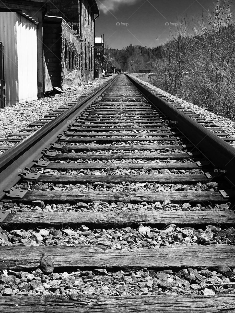 B&W railroad tracks 