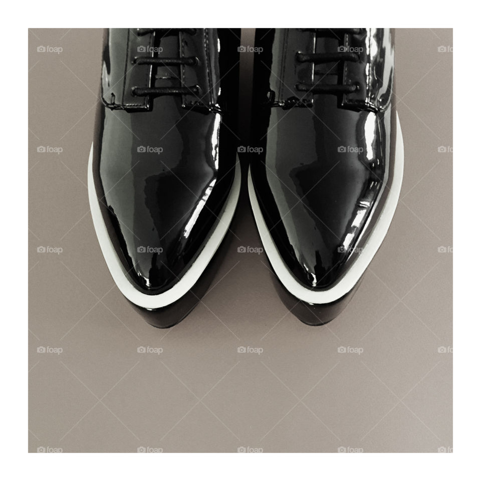 Patent leather black shoes 
