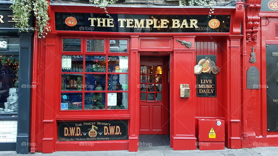 Temple bar front