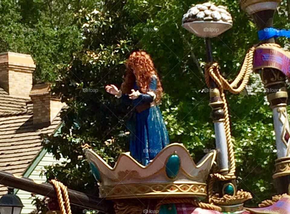 Disney Parade, Magic Kingdom, Travel, June 2016, #Disney, #Disney World, #Orlando, #MainStreet, #Electric MainStreet, #Electrical Parade, Balloon, #Brave, curly, hair, red, redhead, red hair