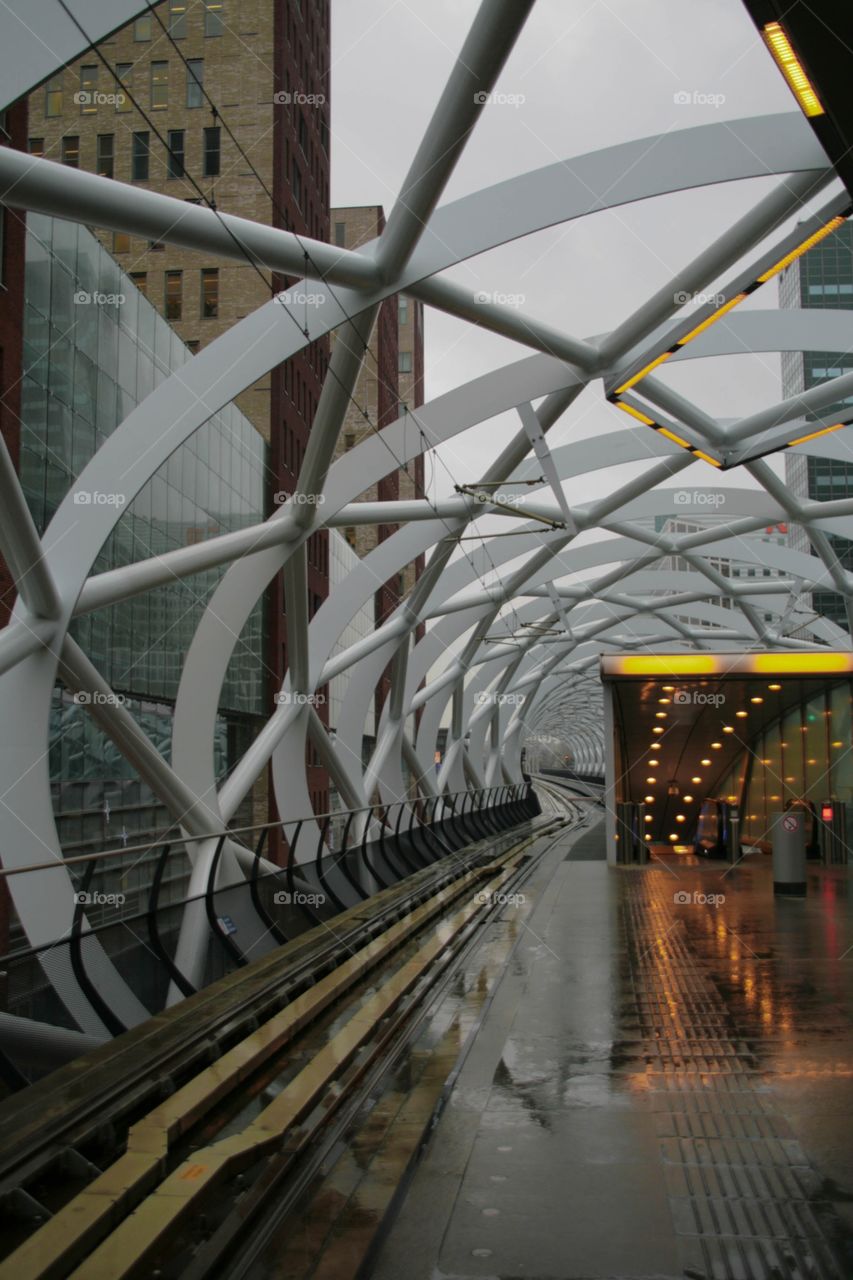 Yellow lights at the train station