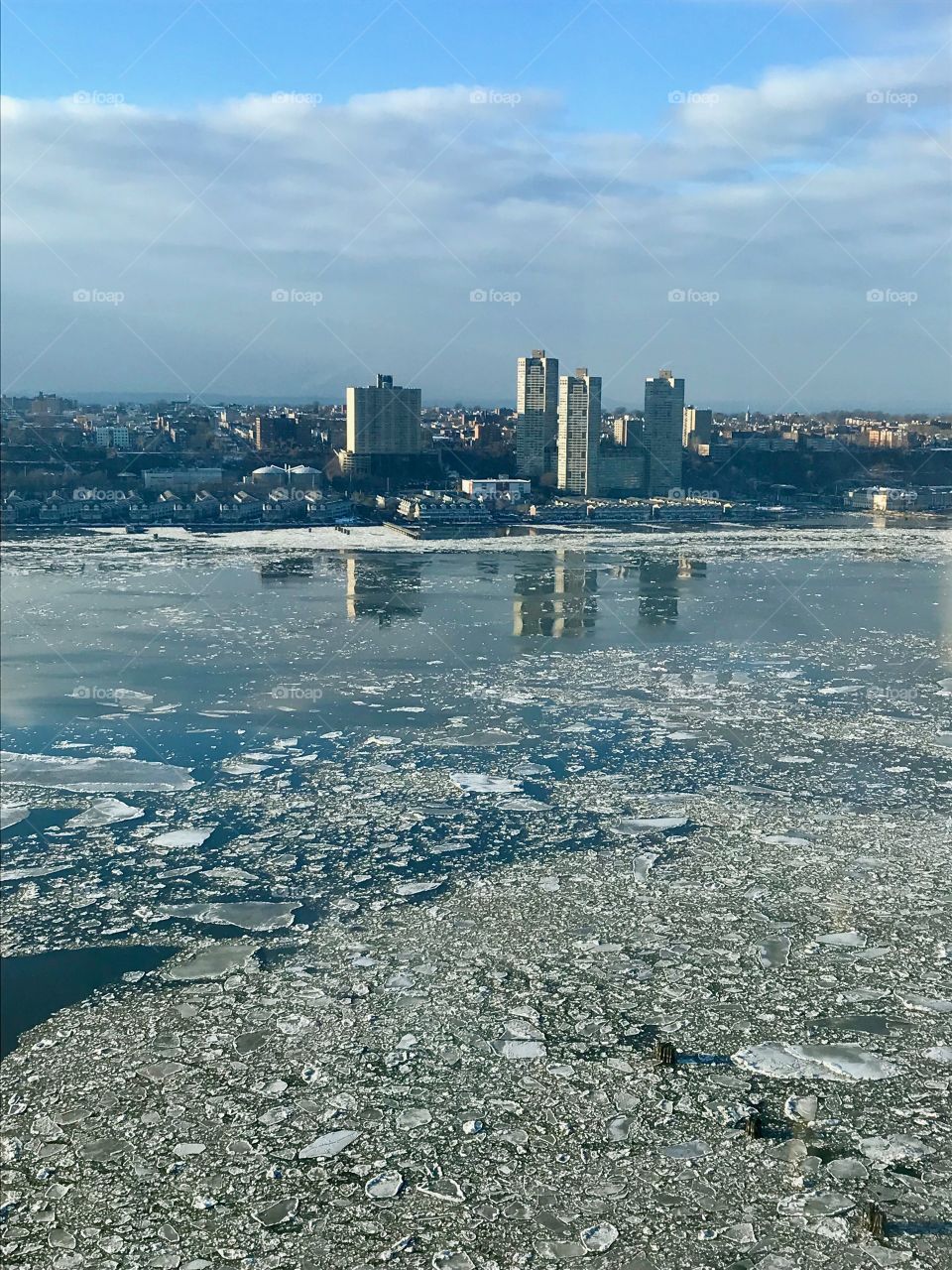 Ice on Hudson River, NYC