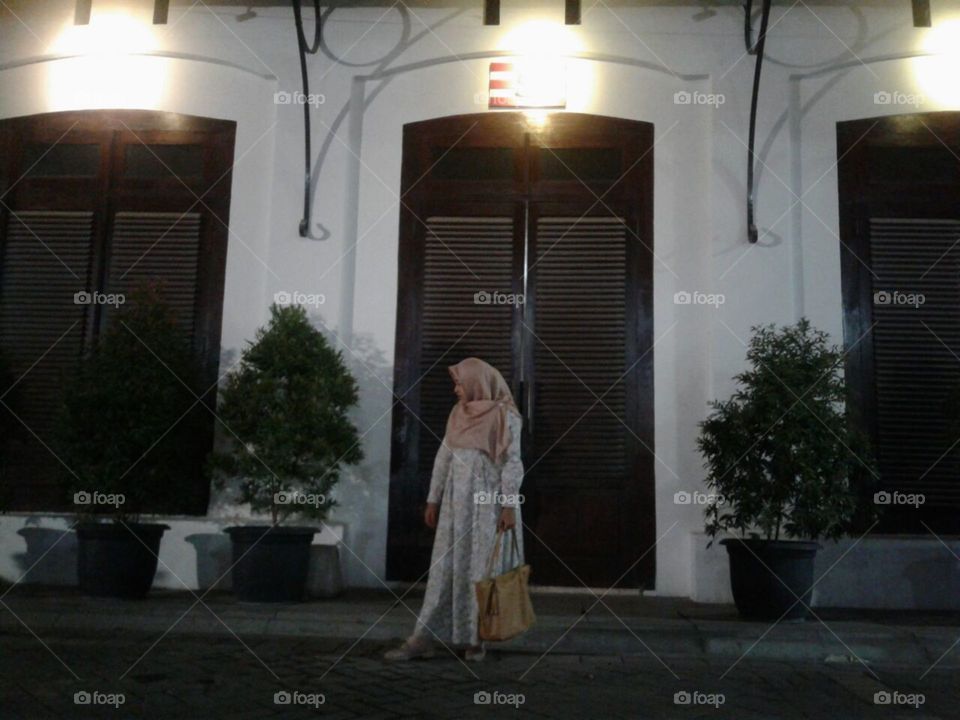 Me traveling at night in the Kota tua- Semarang, keep fight for selection of work and keep calm for traveling.