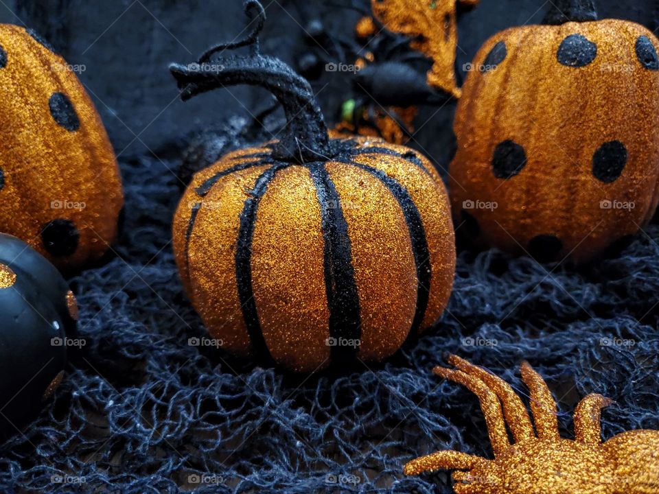 Halloween glitter pumpkins and spiders decorations