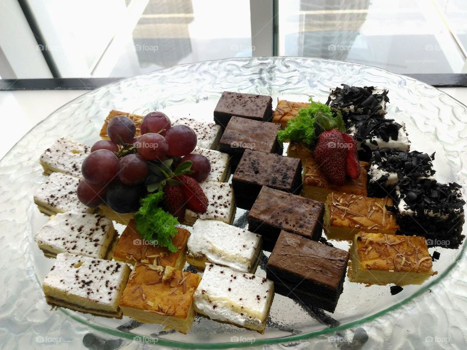Banquet cakes on the plate
