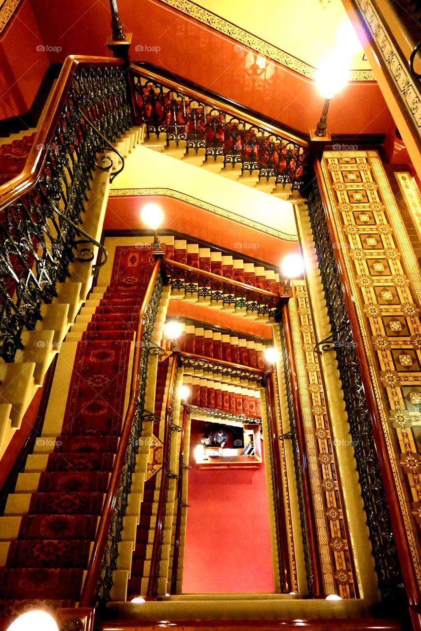 Hotel Windsor Staircase . Melbourne  Hotel Windsor Staircase maroon carpet
