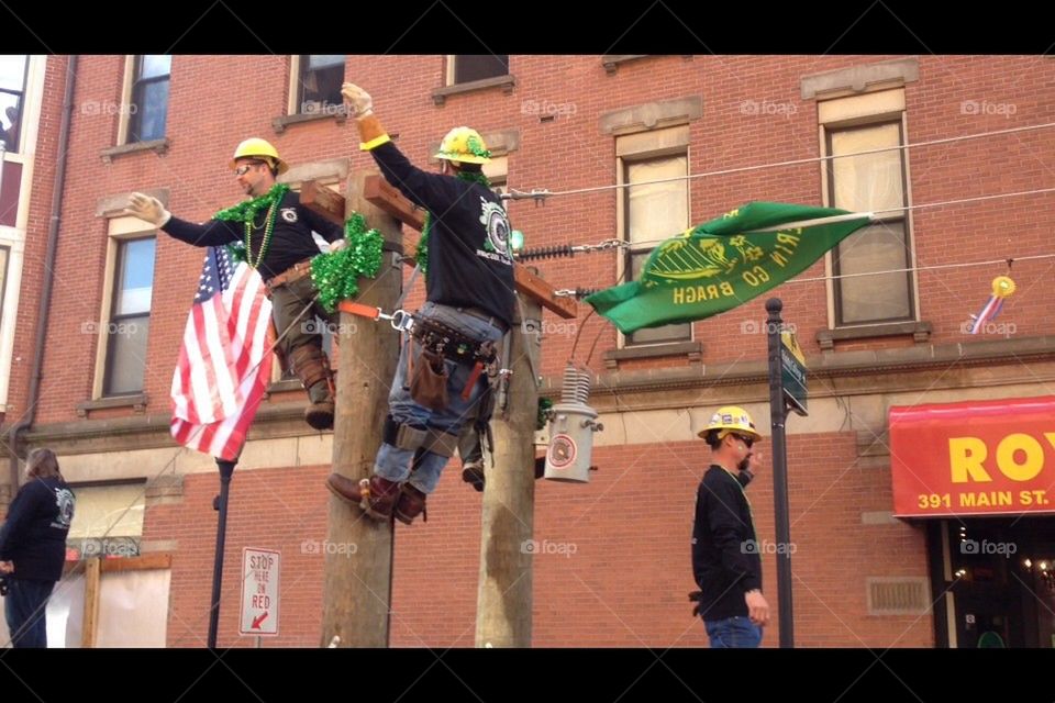 Parade pole climbers 