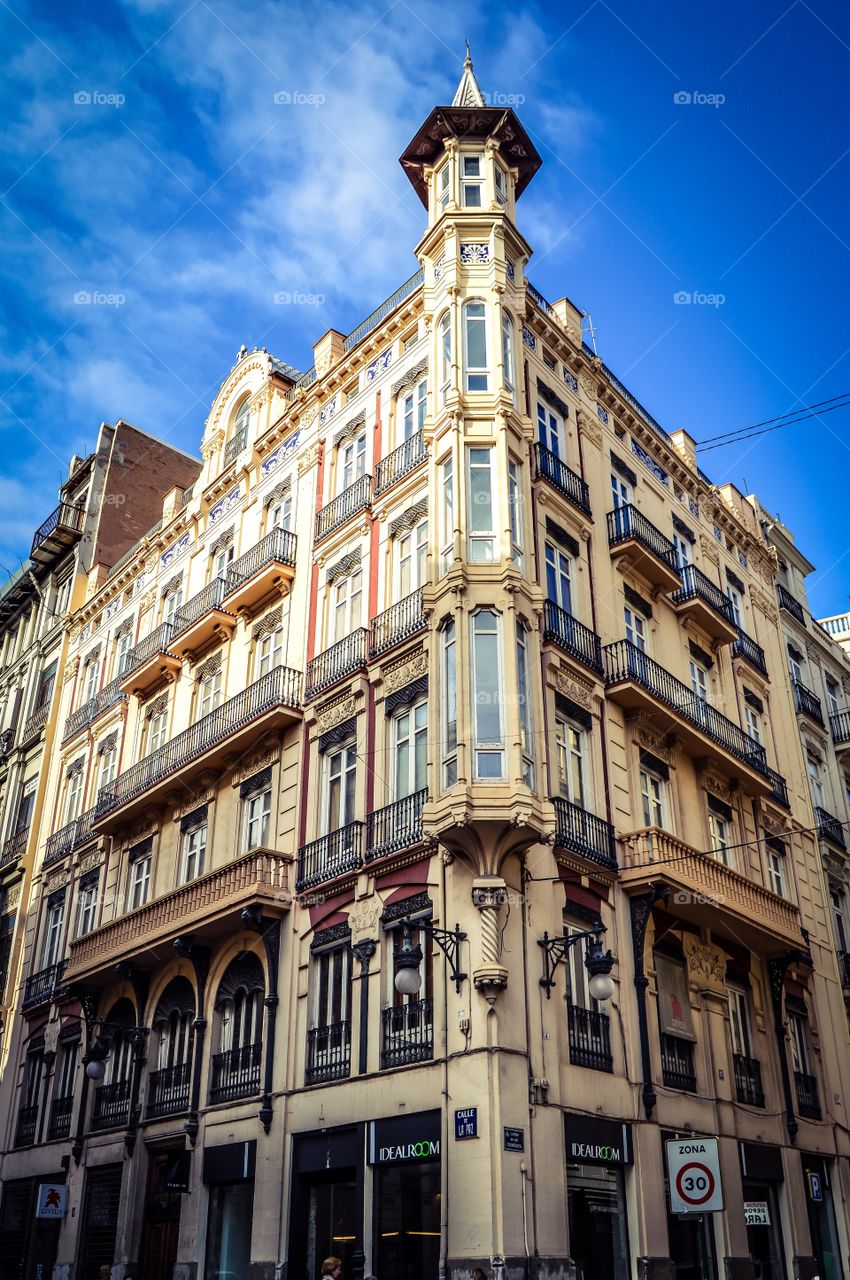 Edificio Sancho, calle de la Paz 19 (Valencia - Spain)