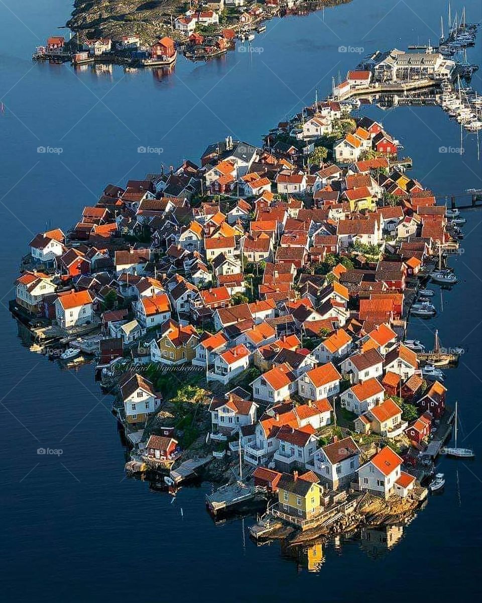 Pictures of very huge buildings and very beautiful architecture and there is nothing more beautiful than it